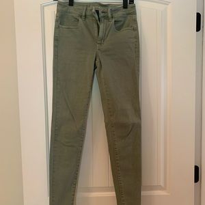 American Eagle NEW army green jeggings